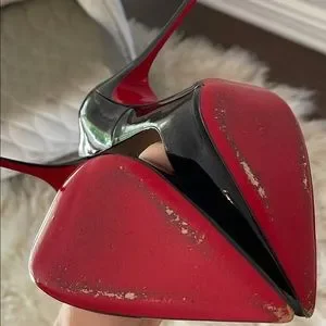 size 9 red bottoms